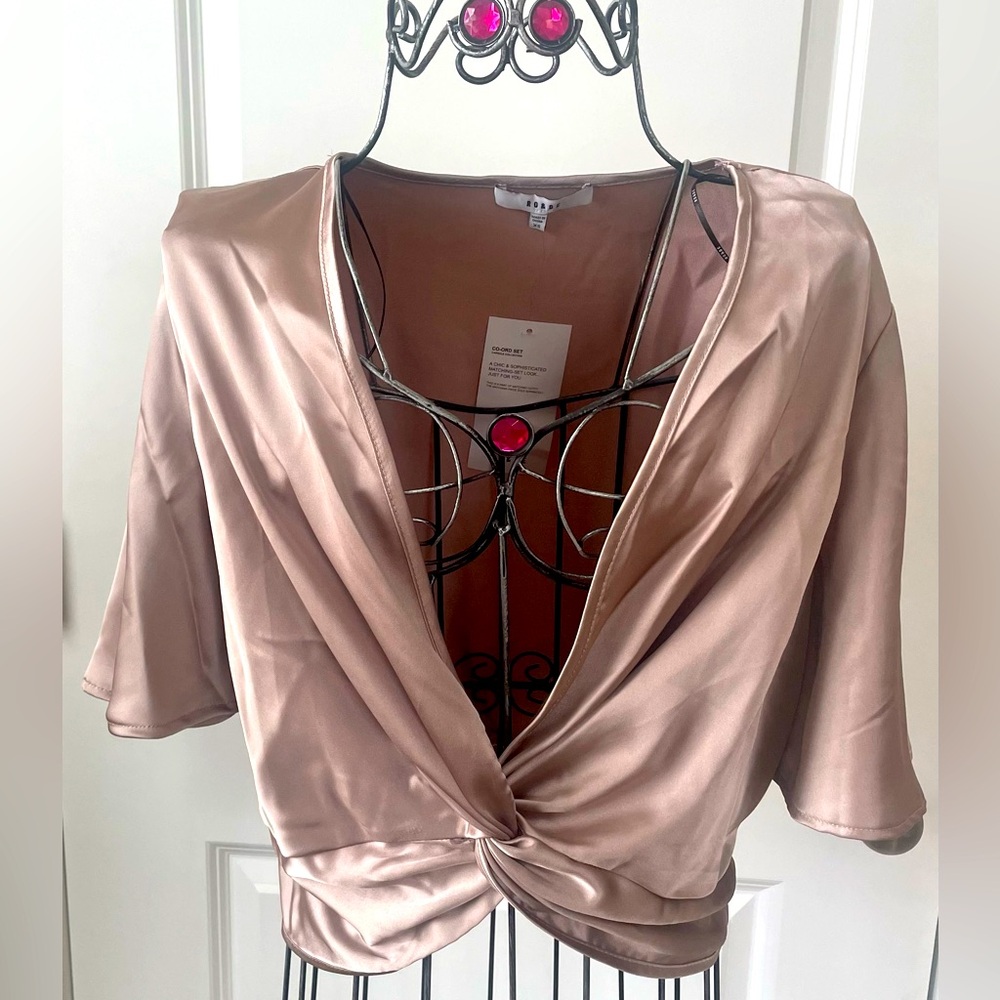 RO & DE Champagne Bronze Satin Blouse NWT